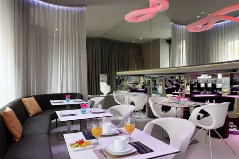 Axel Hotel Barcelona in Barcelona — foto 16