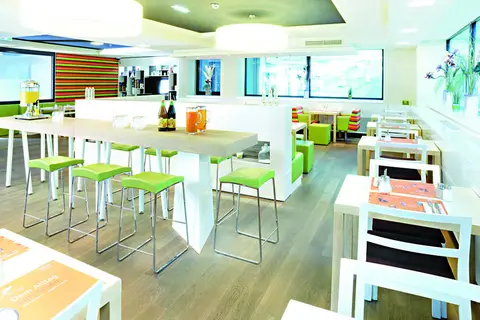 harry's home Wien Millennium Tower in Wenen — foto 10