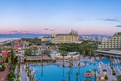Delphin Palace in Aksu — foto 4