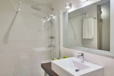 Hotel Silken Puerta Valencia in Valencia — foto 18