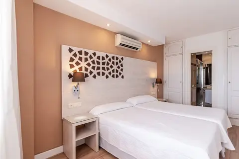 Aparthotel Puerto Azul in Marbella — foto 16