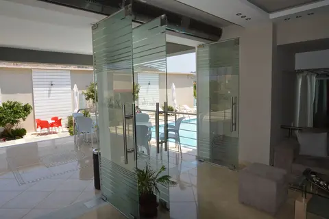 Sun & Sea Luxury Hotel in Πέτρα — foto 15