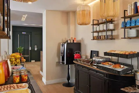 Apolonia Montmartre in Parijs — foto 11