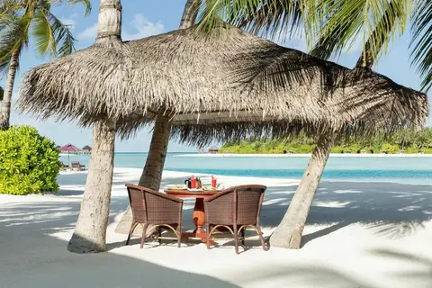Naladhu Private Island in Coconut Grove — foto 5