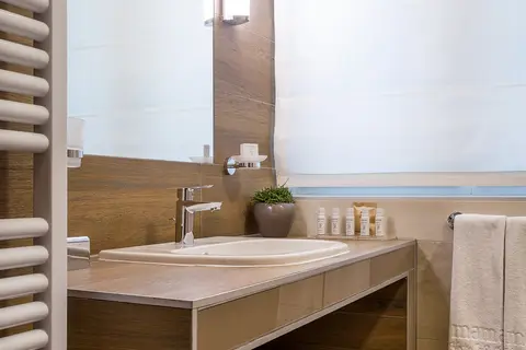 Mamaison Hotel Andrassy Budapest in Boedapest — foto 22
