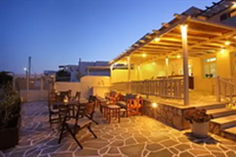 Paros Inn Hotel in Πίσω Λιβάδι — foto 2