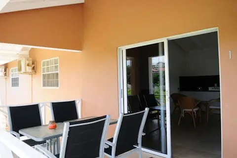 Curinjo Resort in Villa — foto 23