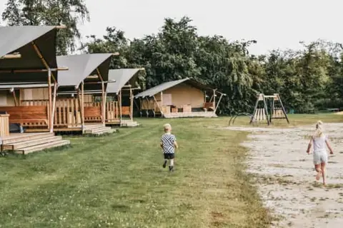 Vodatent Vakantiepark De Kleine Wielen in Leeuwarden