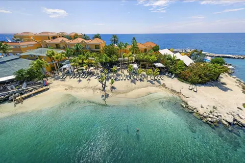 The Royal Sea Aquarium Resort in Willemstad — foto 3