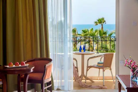Aquamare Beach Hotel & Spa in Γεροσκήπου — foto 5