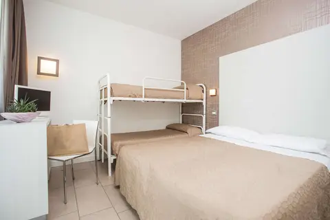 Color Mokambo Shore Design Hotel in Cesenatico — foto 3