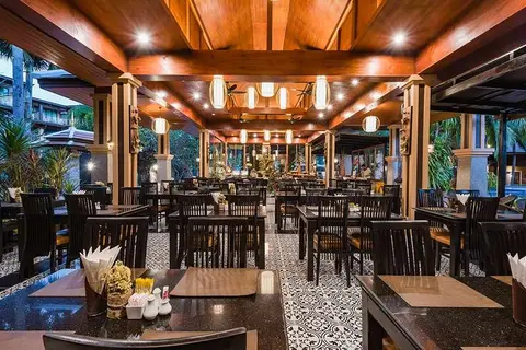 Princess Kamala Beachfront Hotel in ตำบลเชิงทะเล — foto 7
