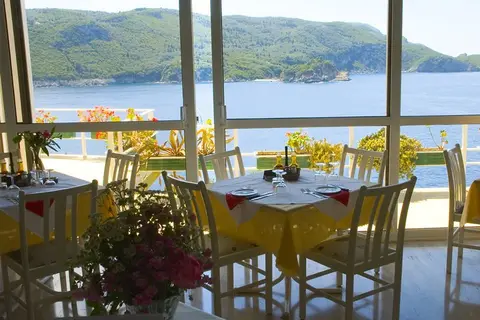Akrotiri Beach Resort Hotel in Παλαιοκαστρίτσα — foto 17