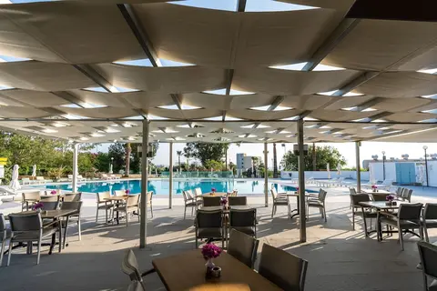 Adelais Bay in Paralimni — foto 17