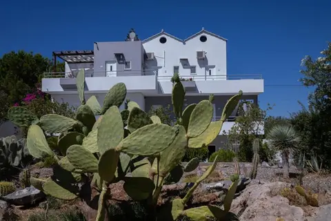 George Beach Studios & Villas in Πεύκοι — foto 14