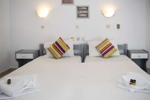White Palace Studios in Φαληράκι — foto 3