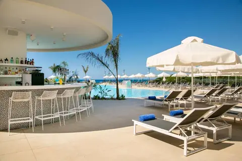 Hotel NissiBlu Beach Resort in Ayia Napa — foto 14