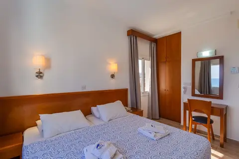 Tetyk Hotel Apartments in Παραλίμνι — foto 4