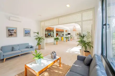 Beach Club Hotel in es Mercadal — foto 7