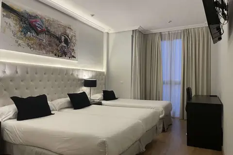 Hotel Suites Feria in Madrid — foto 11