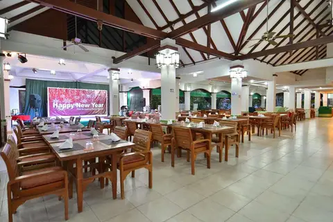 First Bungalow Beach Resort in บ้านเฉวง — foto 18
