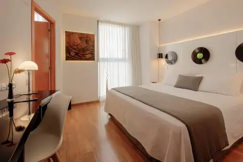 Evenia Rocafort in Barcelona — foto 2