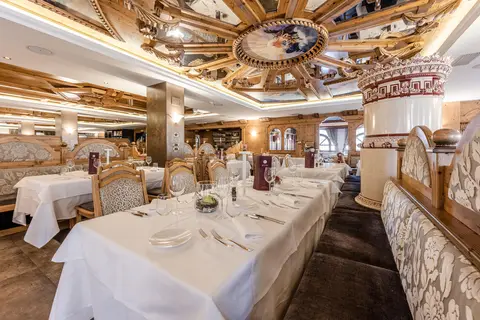 Tevini Dolomites Charming Hotel in Commezzadura — foto 6