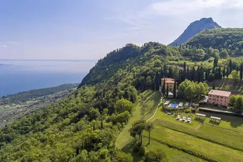 Villa Sostaga Boutique Hotel in Gargnano — foto 19
