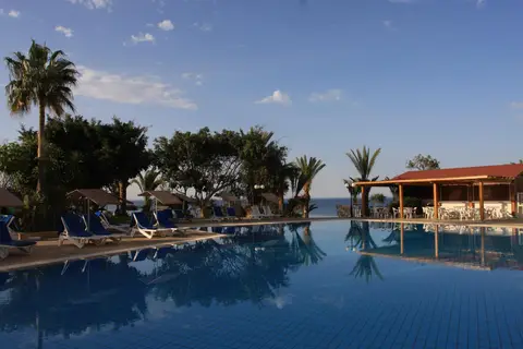 Crystal Springs Beach Hotel in Παραλίμνι — foto 28