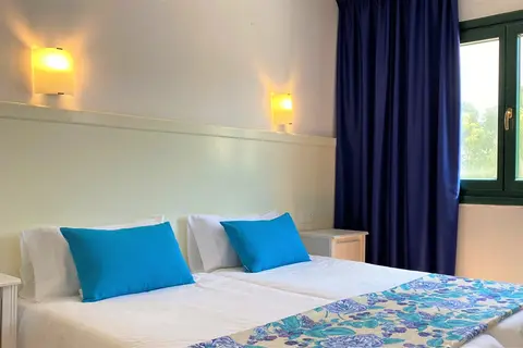 Hotel Apartamentos Beach Club Menorca in Es Mercadal — foto 5