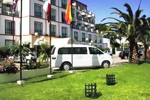 Hotel Mónaco in Mexilhoeira Grande — foto 11