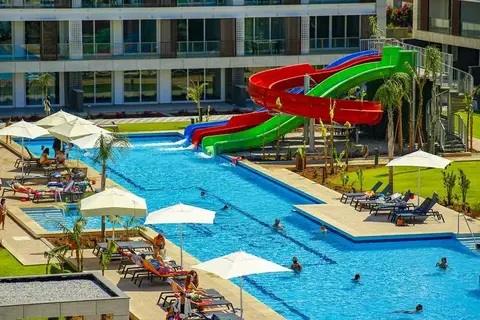 Courtyard Long Beach Holiday Resort in Trikomo — foto 12