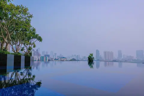 SUN & MOON Riverside Hotel in Phnom Penh — foto 2