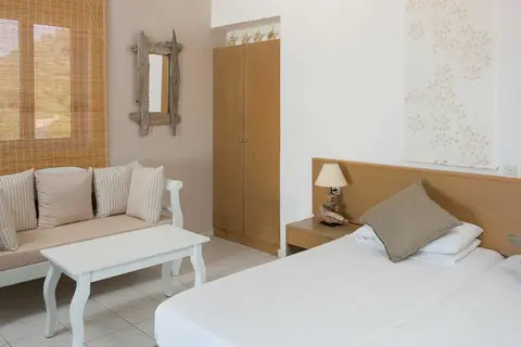 Nathalie Hotel in Ιαλυσός — foto 22