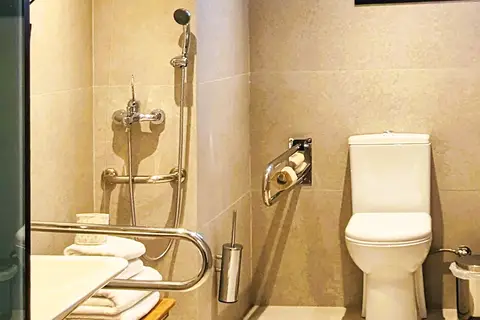 The Port Square Hotel in Piraeus — foto 17