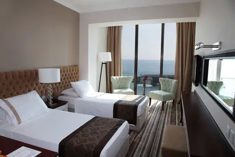 Denizkizi Royal Hotel in Alsancak — foto 16