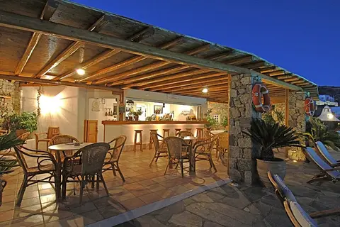 Kamari Hotel in Πλατύς Γιαλός — foto 15