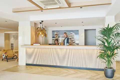 Universal Aparthotel Don Camilo in Sant Elm — foto 18