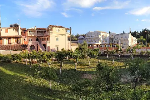 Ever Green in Δημοτική Ενότητα Λευκιμμαίων — foto 25