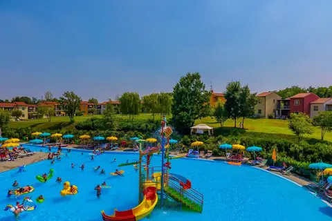 Belvedere Village in Castelnuovo del Garda — foto 17