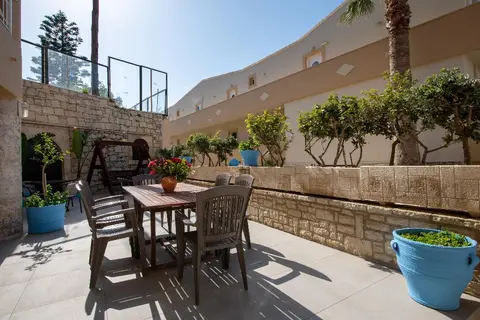 Sunrise Hotel Studios Apartments in Σφακάκι — foto 7