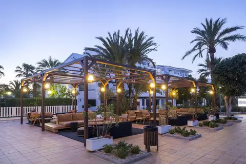 Fergus Style Bahamas in Platja d'en Bossa — foto 16