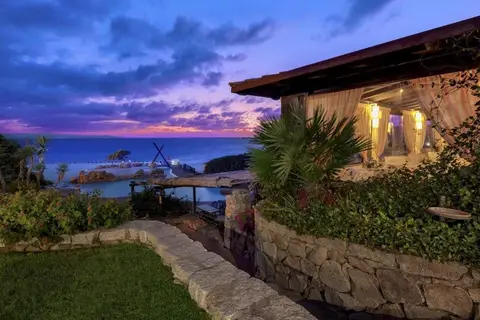 Colonna Grand Hotel Capo Testa in Santa Teresa Gallura — foto 29