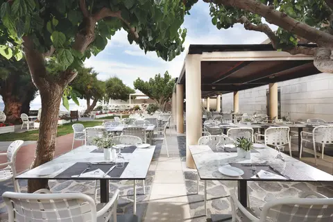Santa Marina Beach Hotel in Agia Marina — foto 8