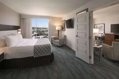 Crowne Plaza Ventura Beach in Ventura — foto 25