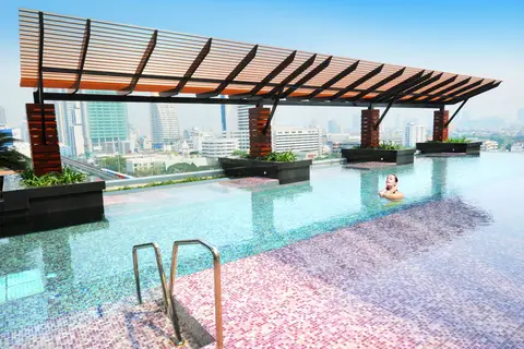 Mode Sathorn in Bangkok — foto 30