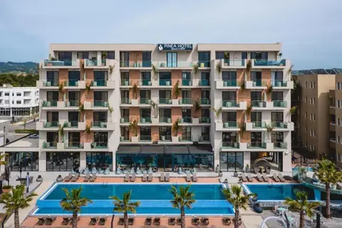 Pinea Hotel Resort & Spa in Golem