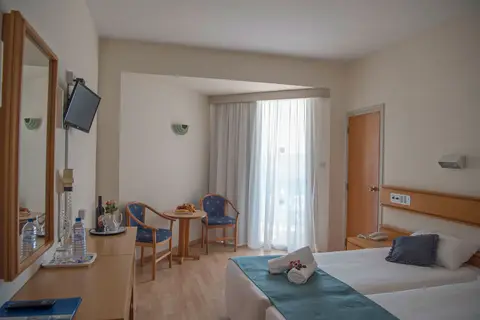 Kissos Hotel in Paphos — foto 2
