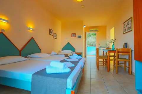 Filoxenia Hotel - Apartments in Θεολόγος — foto 12