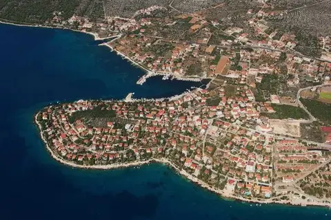 Aparthotel Astoria in Seget Vranjica